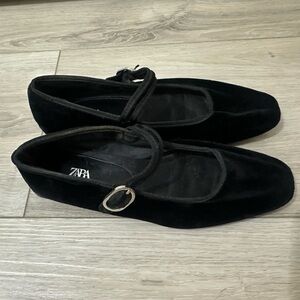 Zara Velvet Ballet Flats Size 35